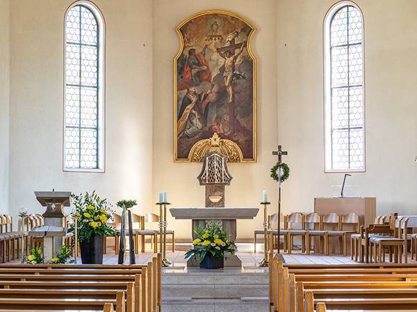 Innenansicht der katholischen Kirche in Langensteinbach